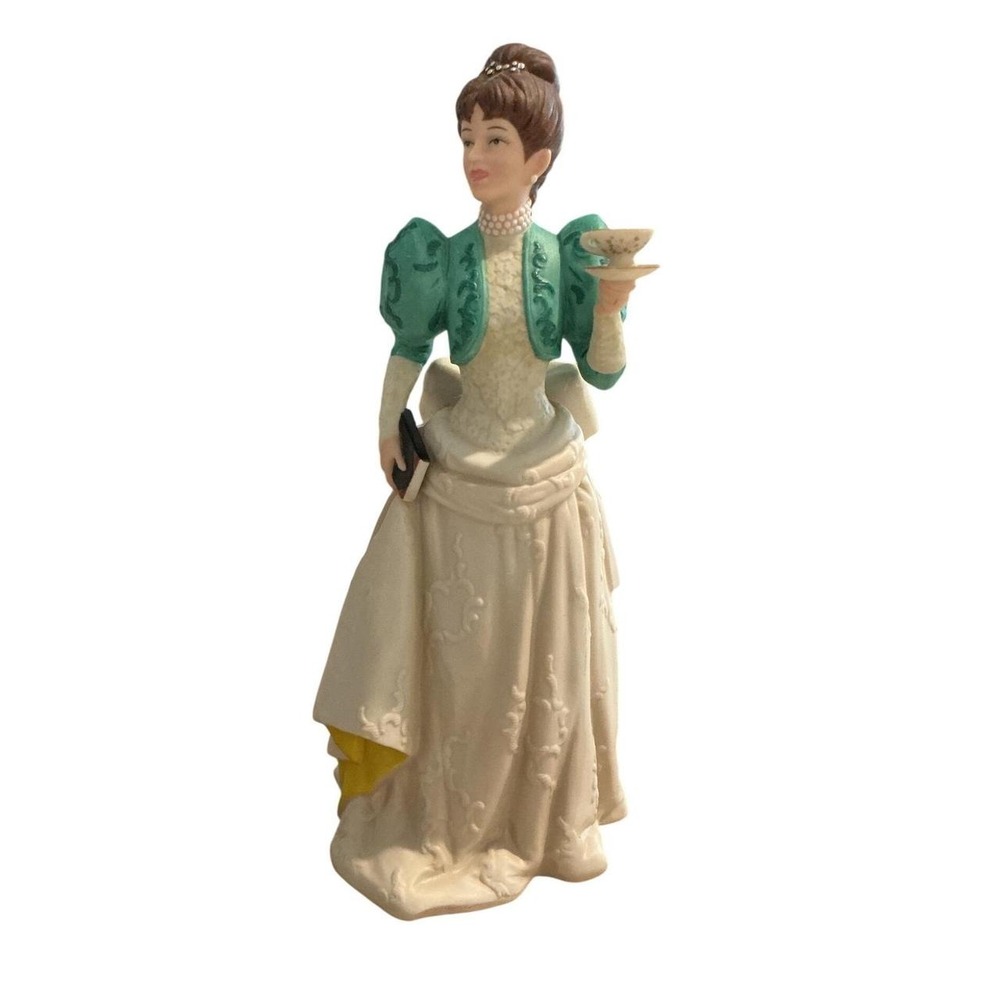 Vintage Avon Mrs Albee Award Figurine Teal Cream 1995 Porcelain